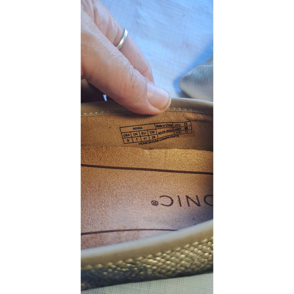 Vionic Minna Ballet Flats Women’s Size 9 Leather Metallic Gold Snake Print Bow C - Picture 7 of 8